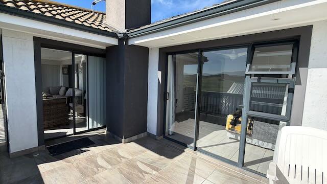 5 Bedroom Property for Sale in Reebok Western Cape